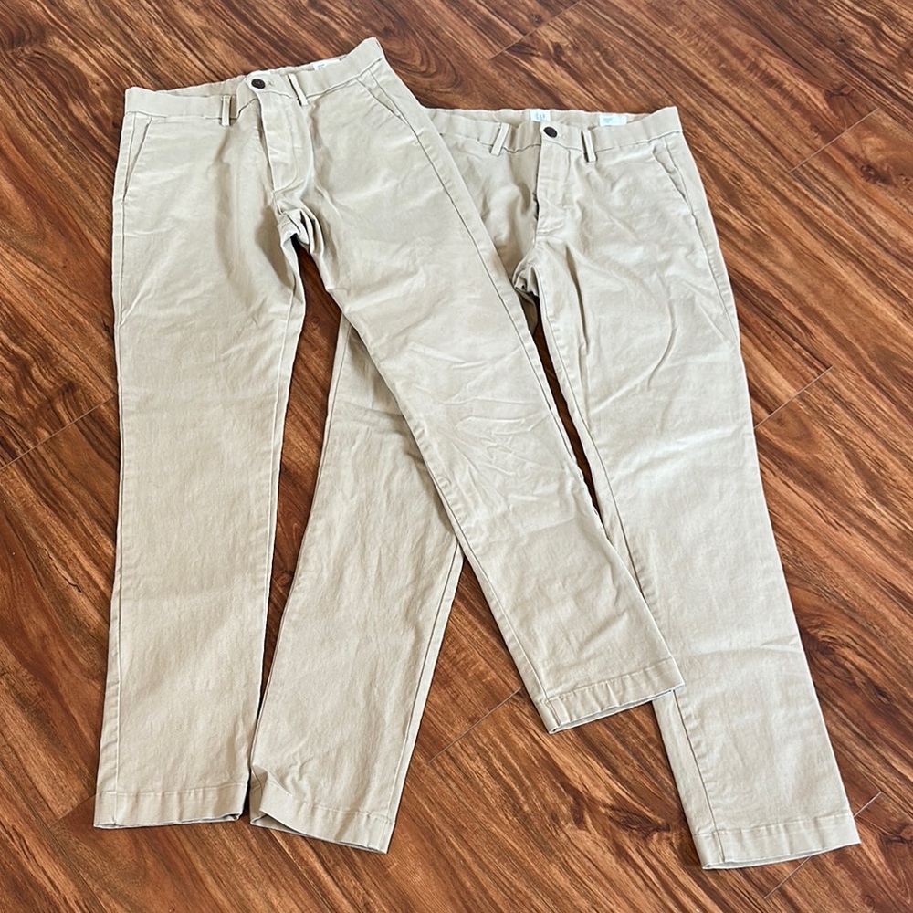 NWOT GAP Men’s Slim Modern Khakis